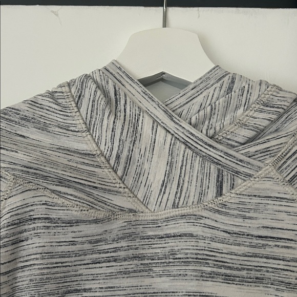 Lululemon Think Fast Hoodie Size 8 - Picture 6 of 8